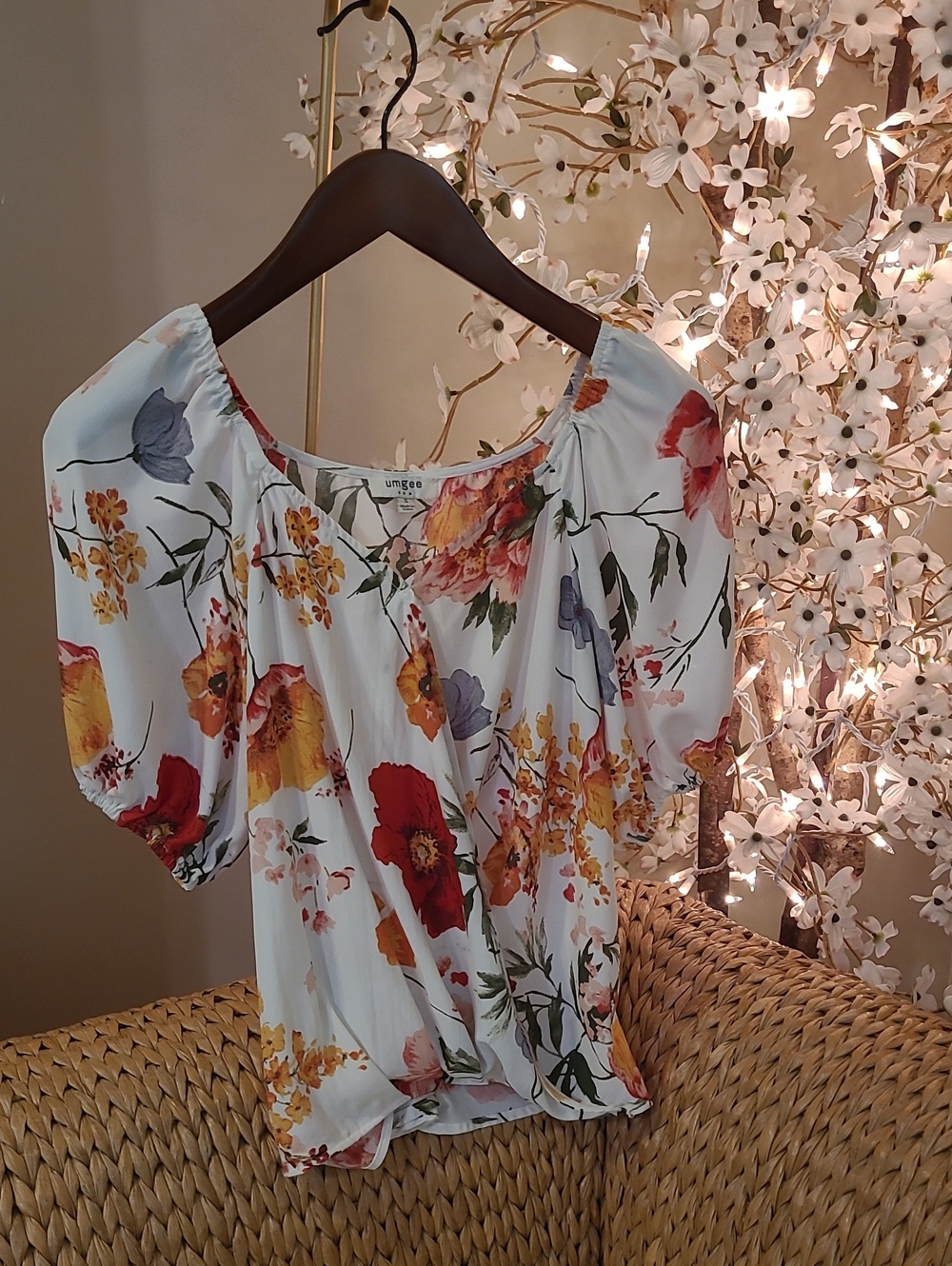 Umgee White Floral Blouse with Puff Sleeves